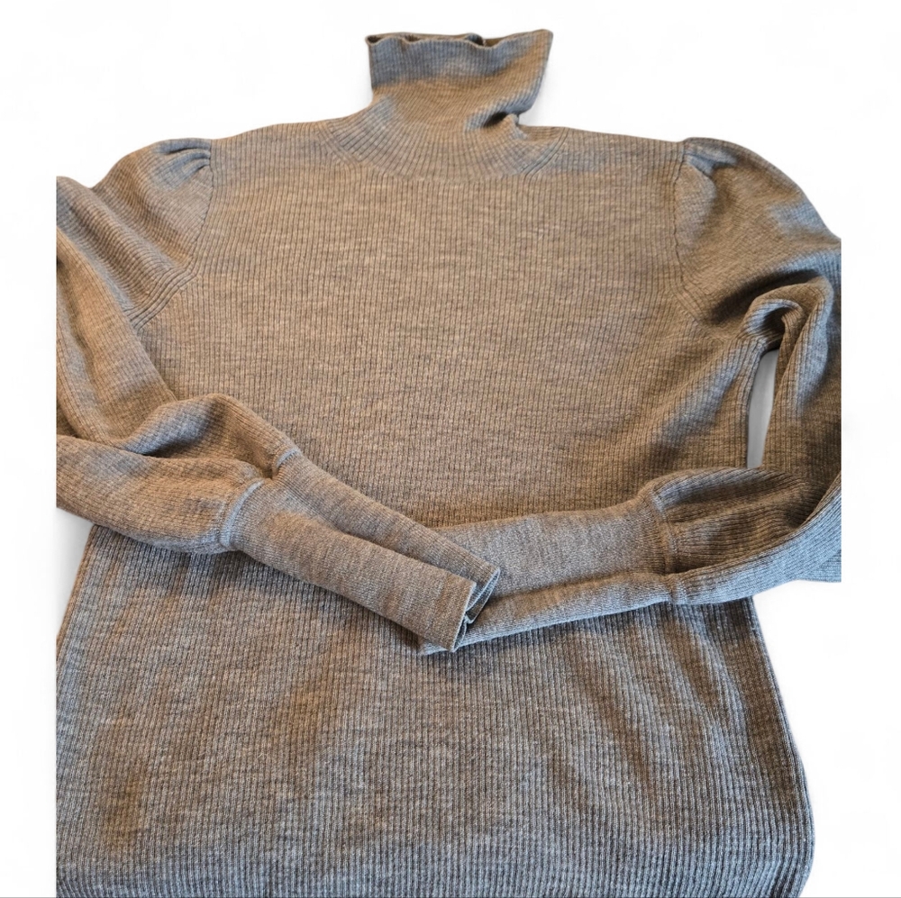 J.Crew Light Gray Turtle Neck Sweater with ribbed cuffs Size Med